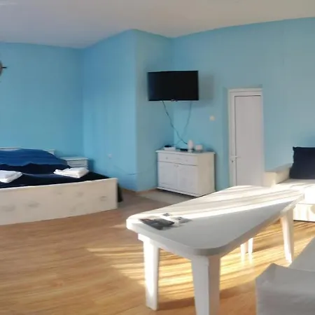 Хотел Тримата Мускетари Hotel *